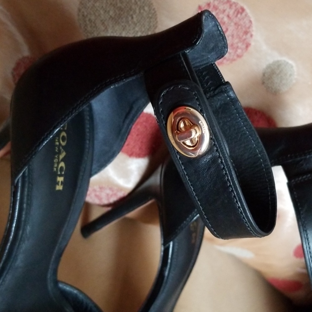 Shoes - Picture 3 of 8